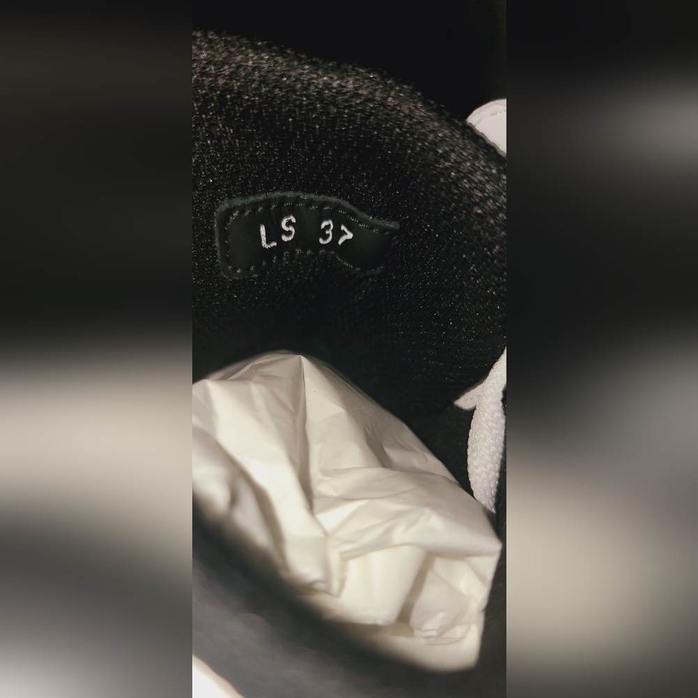 Brand New(Never Worn)Women's White & Black Dior Sneakers,Size 37 - Free Shipping - Picture 4 of 4